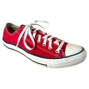Converse Chuck Taylor All Star Canvas Low top Red Sneakers. Men’s 11, Women’s 13